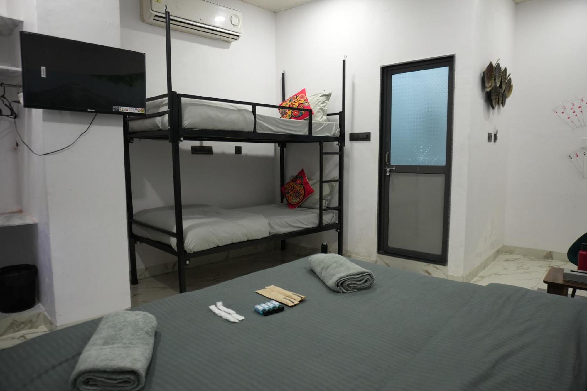 Hotel Funky Backpackers Udaipur Esterno foto