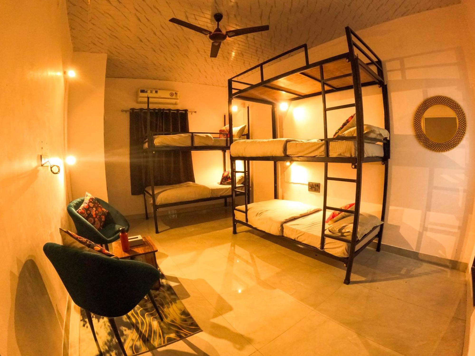 Hotel Funky Backpackers Udaipur Esterno foto